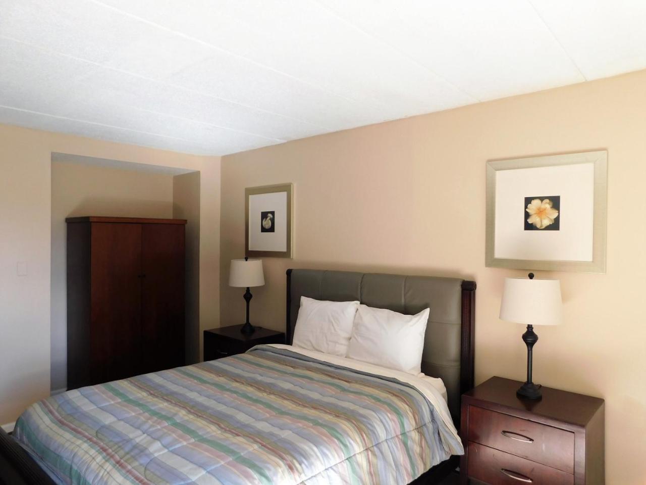 Apm Inn And Suites Уинчестер Экстерьер фото