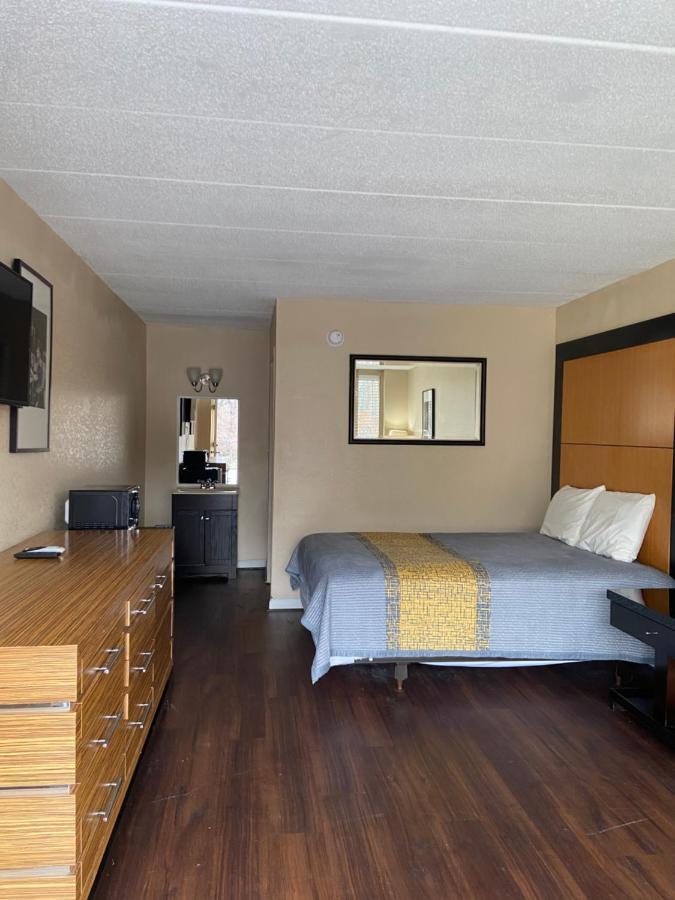 Apm Inn And Suites Уинчестер Экстерьер фото